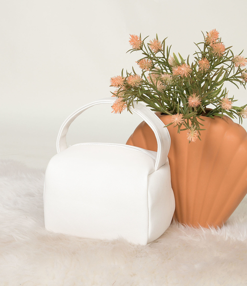 4 Accessories To Instantly Dress Up Any Outfit  