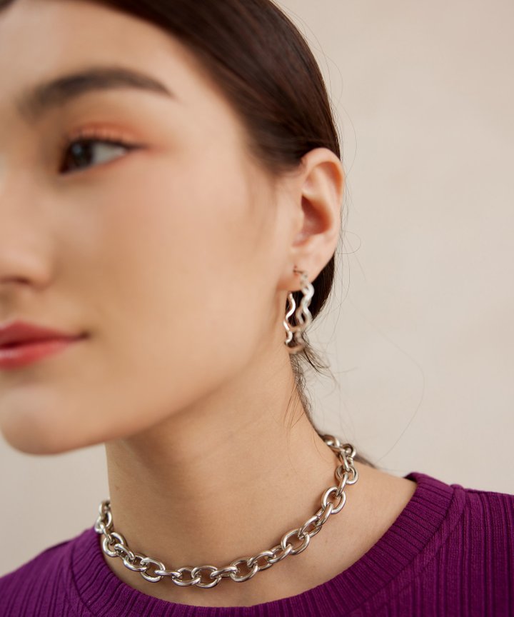 Lienna Wavy Hoop Earrings