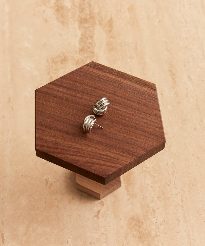 Wolf Curved Earrings - Silver