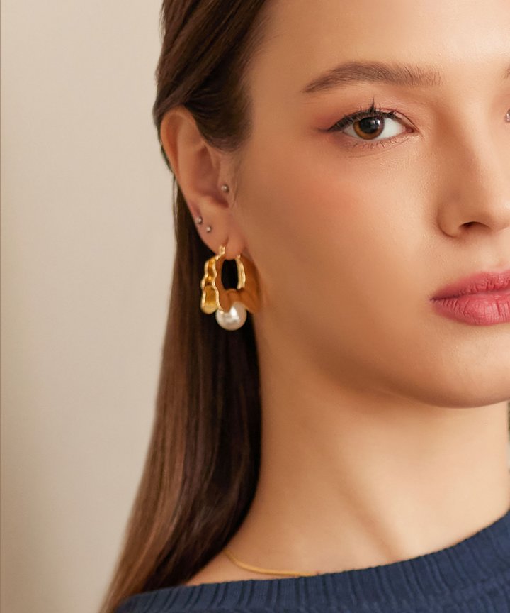 Lazlo Pearl Earrings