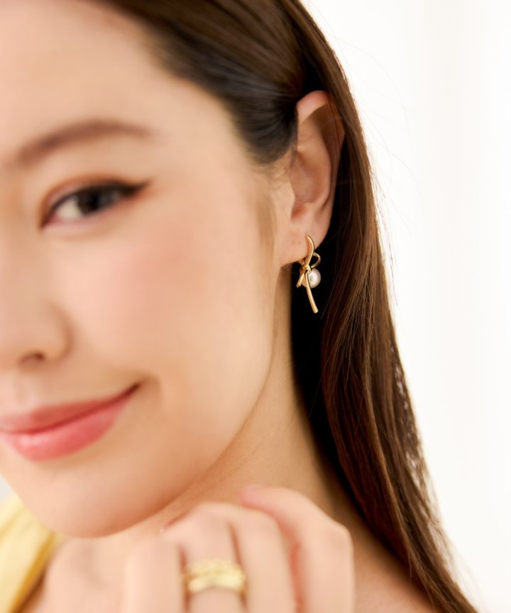 Fia Pearl Earrings