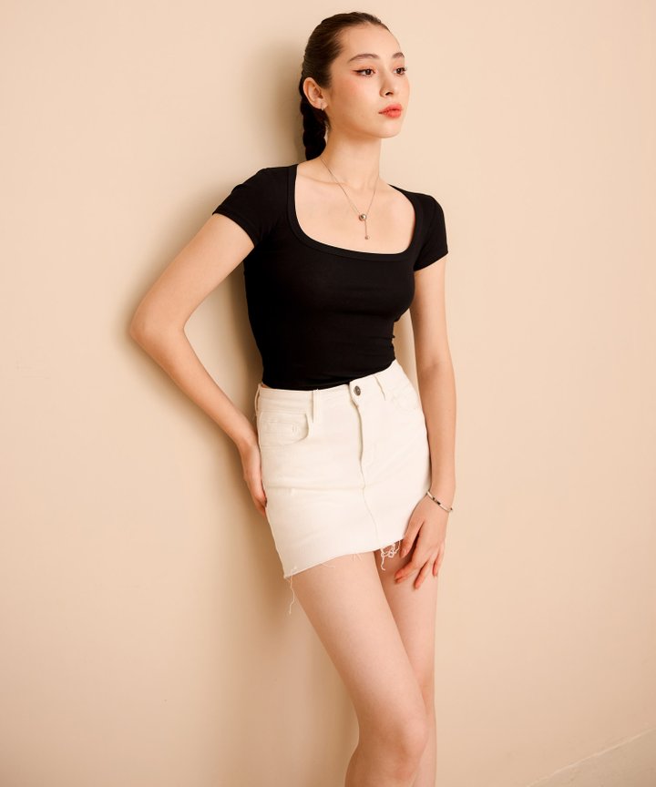 Malone Scoop Neck Tee - Black