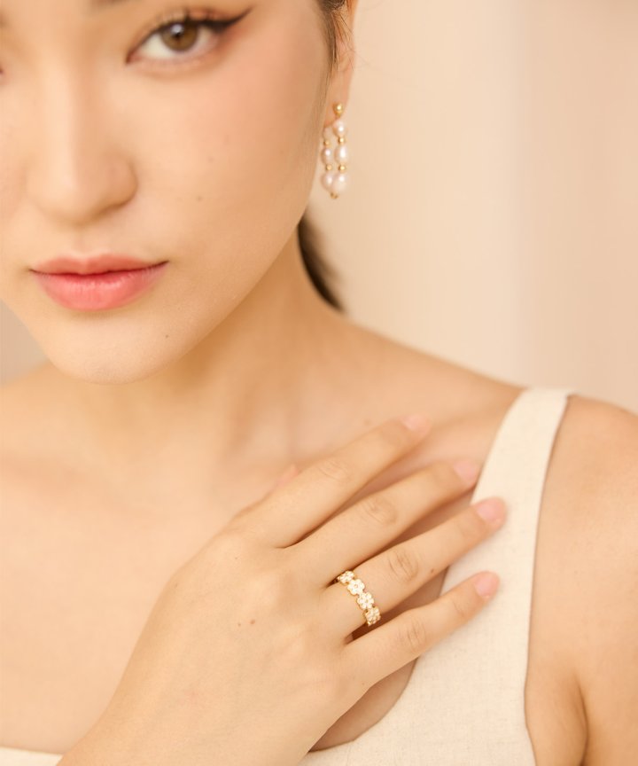 Perla Floral Ring