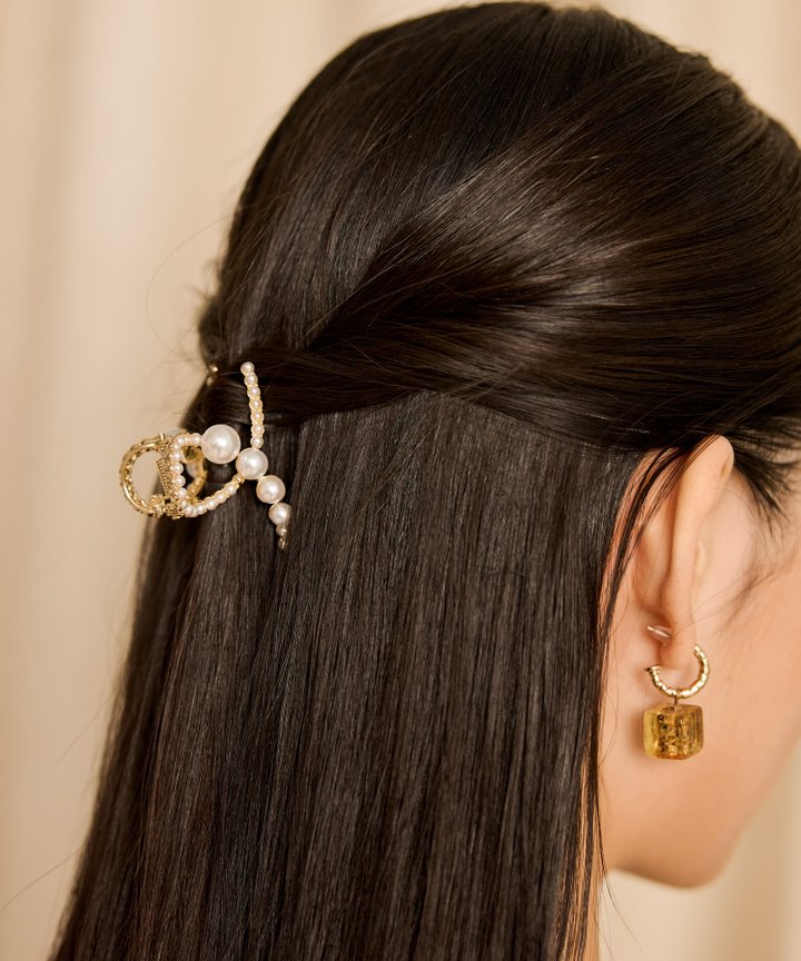 Leonor Pearl Hairclip