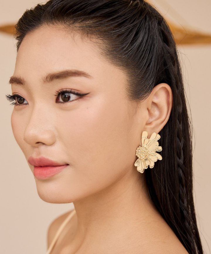 Anika Half Flower Earrings - Gold
