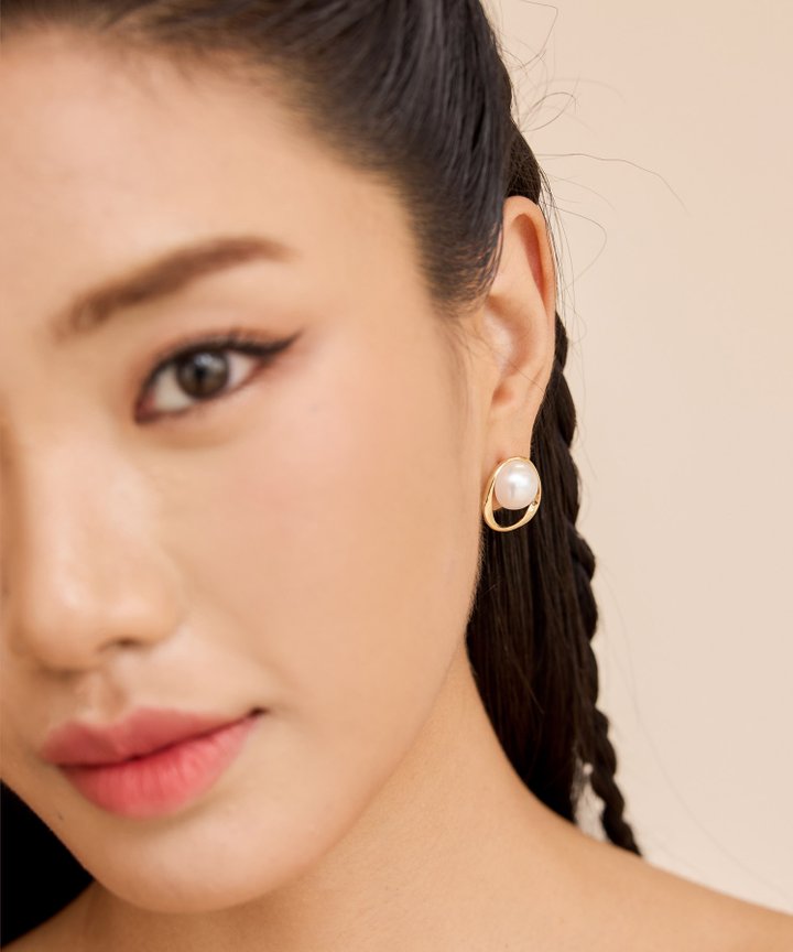 Merida Pearl Earrings