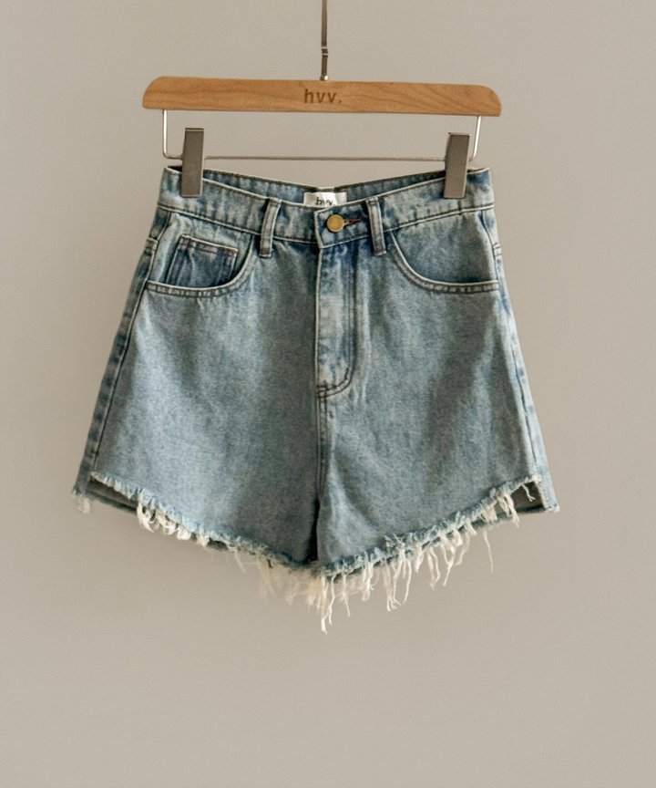 Bondi Distressed Denim Shorts - Light Wash