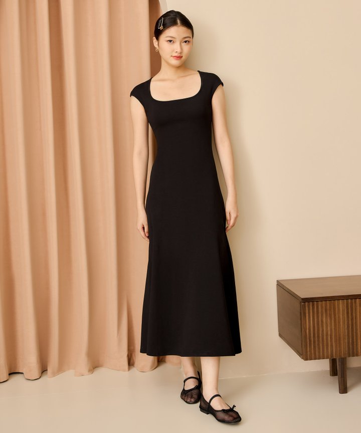 Polina Classic Padded Maxi - Black