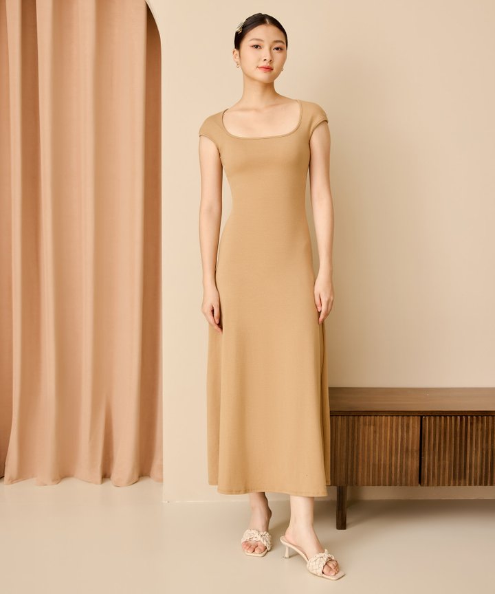 Polina Classic Padded Maxi - Tan