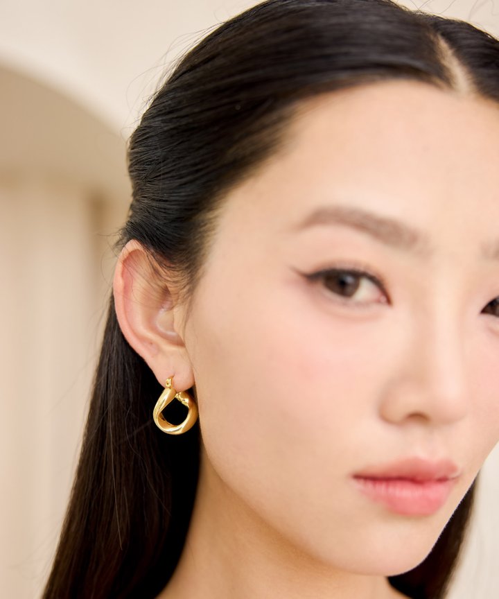 Abstract Twist Hoops