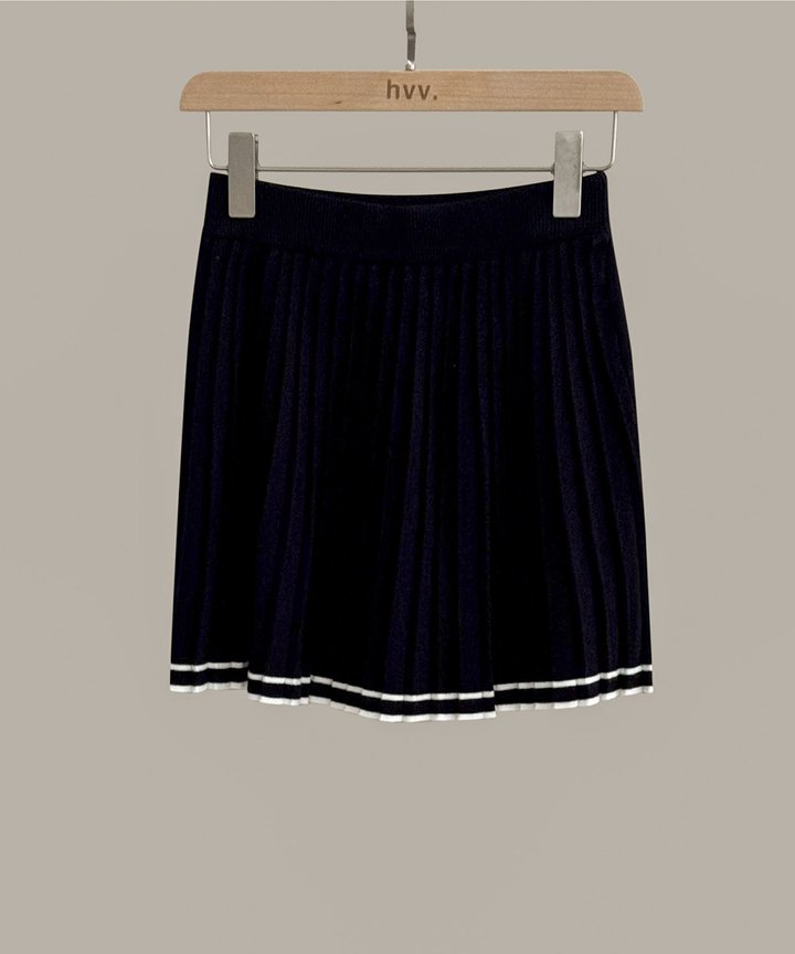 Lexi Contrast Pleated Skirt - Black