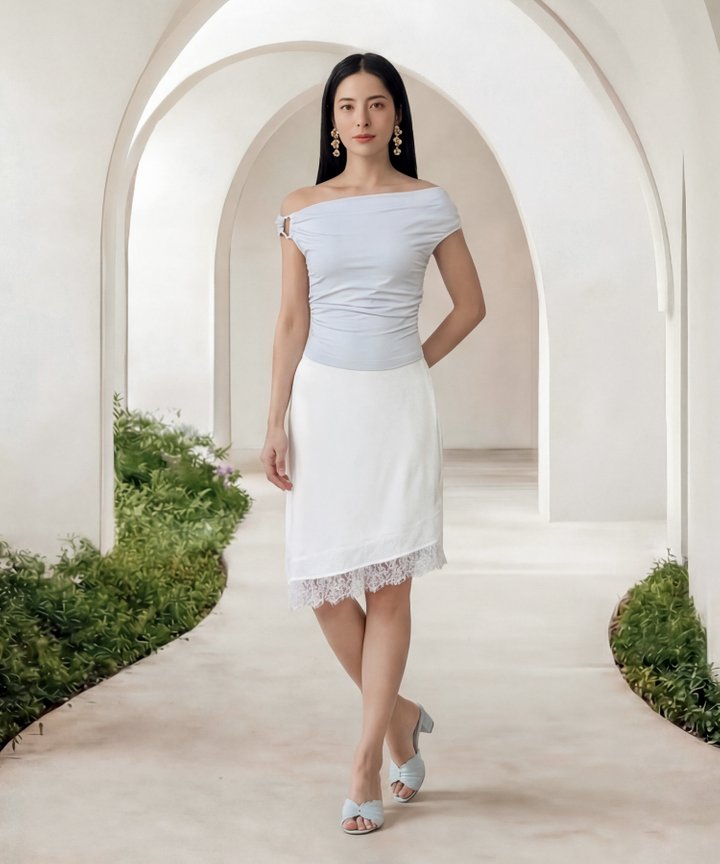 [HVVCNY2026] Amber Ruched Buckle Top - Ice Grey