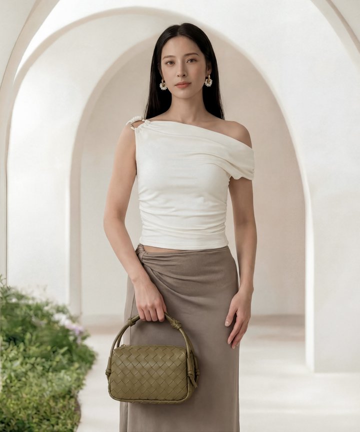 [HVVCNY2026] Amber Ruched Buckle Top - Vanilla