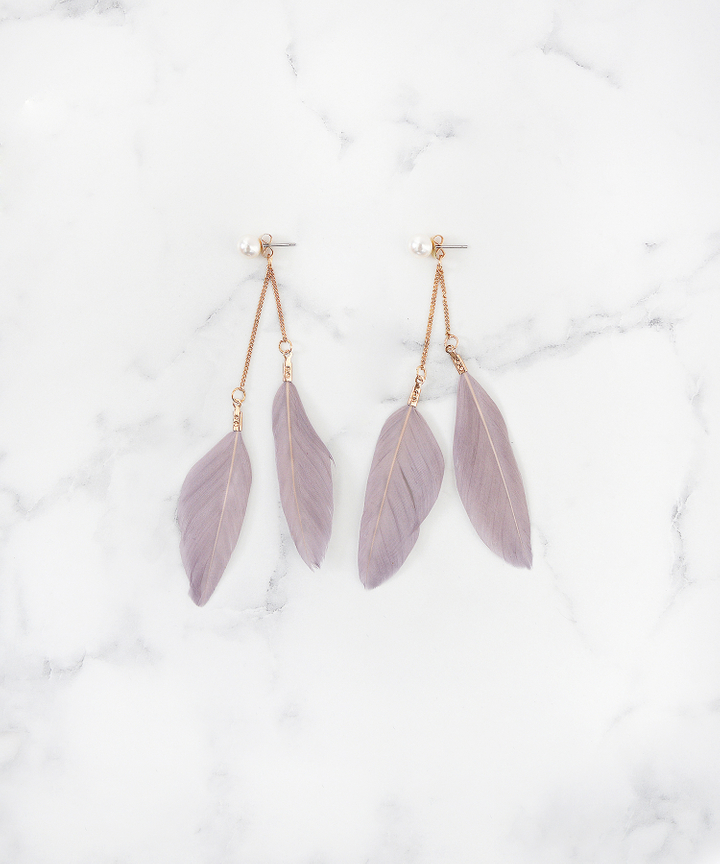 Suri Feather Earrings (Restock)