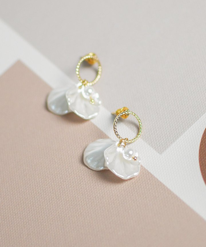 Prue Petal Earrings