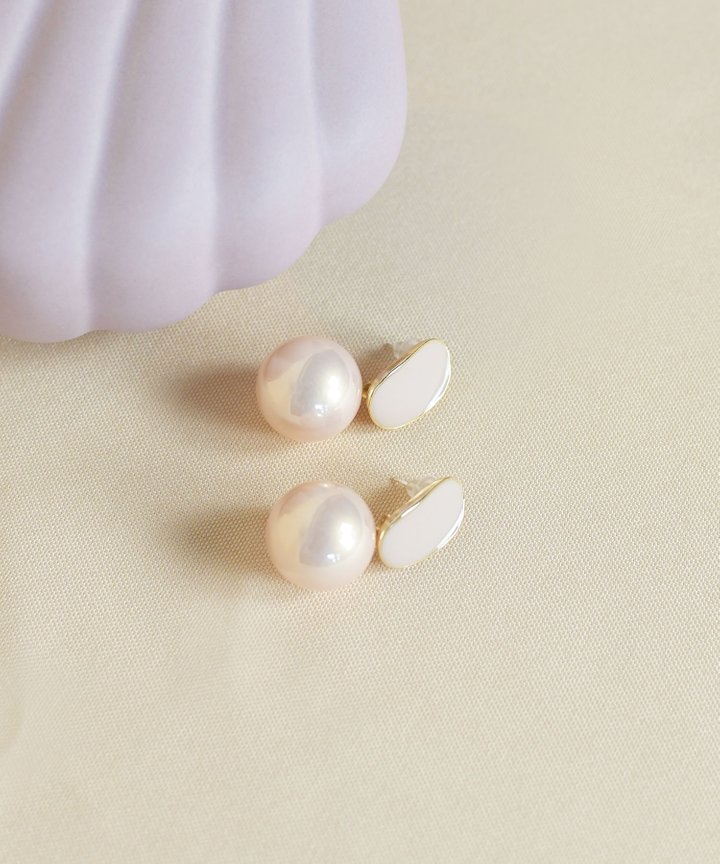 Adrift Pearl Earrings