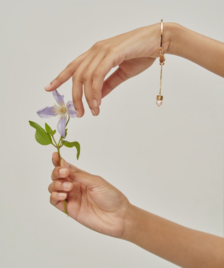 Violis Pearl Drop Bracelet (Restock)