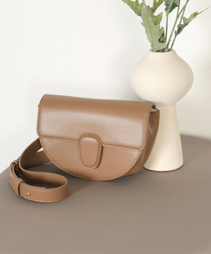 Gallant Vegan Leather Bag - Tan