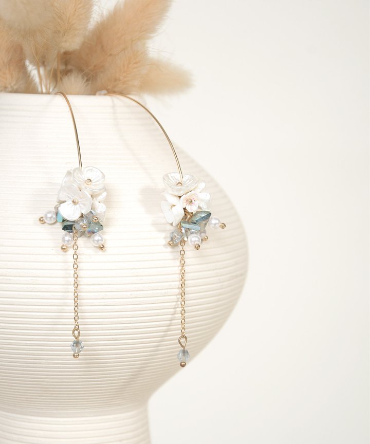 Anouk Floral Curved Earrings