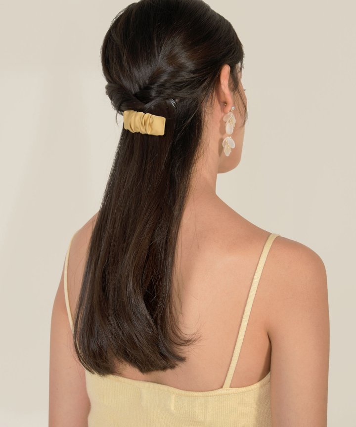 Alda Ruched Hairclip - Mellow Yellow