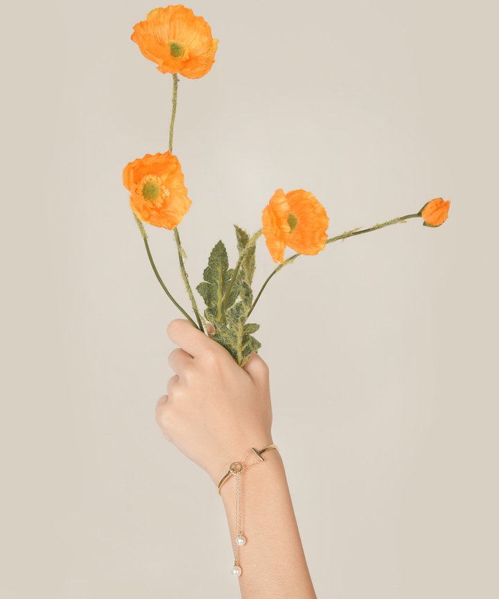 Austere Pearl Drop Bangle (Restock)