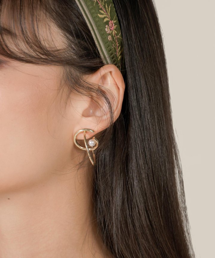 Oiseau Hoop Pearl Earrings