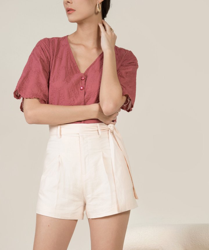 Lilley Linen Belted Shorts - Ecru