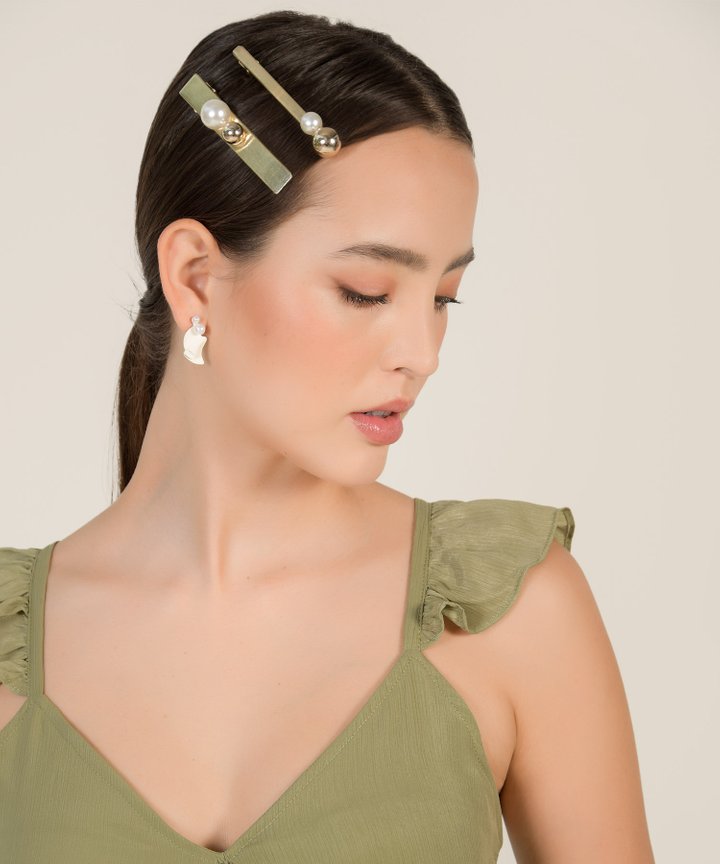 Enille Pearl Petal Earrings