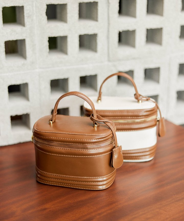 Andorra Leatherette Vanity Bag