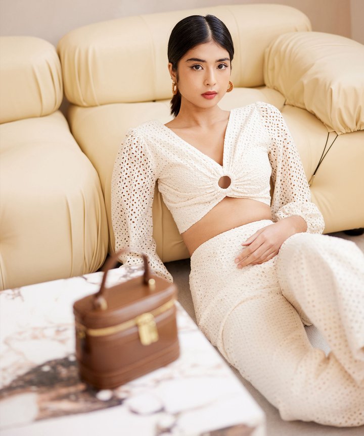 Madalena Broderie Ring Detail Top - Oat